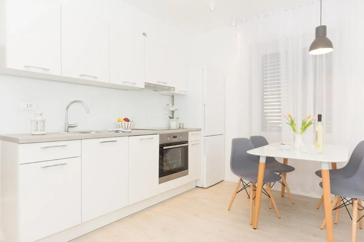 New Near Beach Apartments 123 Split 0*,