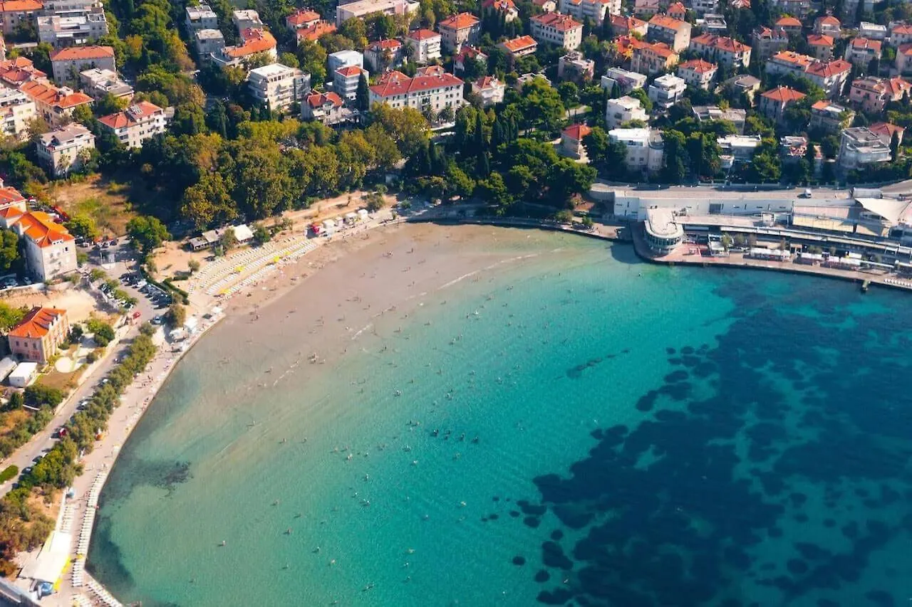 New Near Beach Apartments 123 Split 0*,